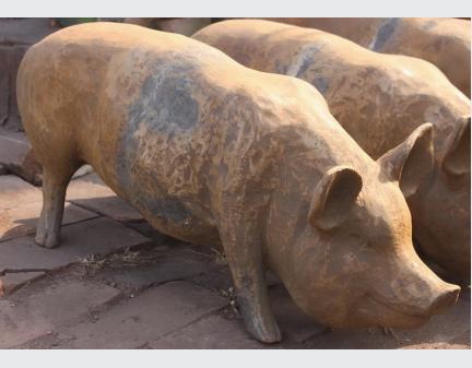 yard art metal animals,iron sculpture art,small cast iron animals, iron pigs, large pig