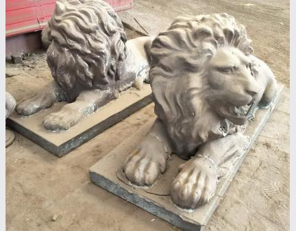 iron lion,small iron items,cast iron items,cast iron animals,metal lion animals