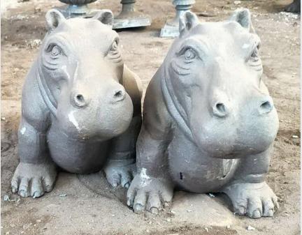 iron metal animal of small hippo for garden decor