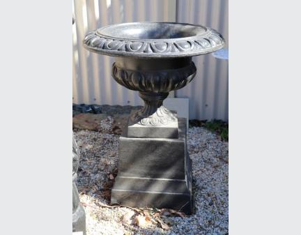 pedestal planters,,modern planters,cast iron flower pots,cast iron garden urns